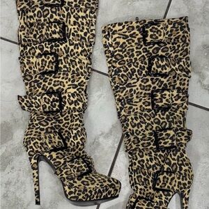 Chic Leopard Print Heeled Boots